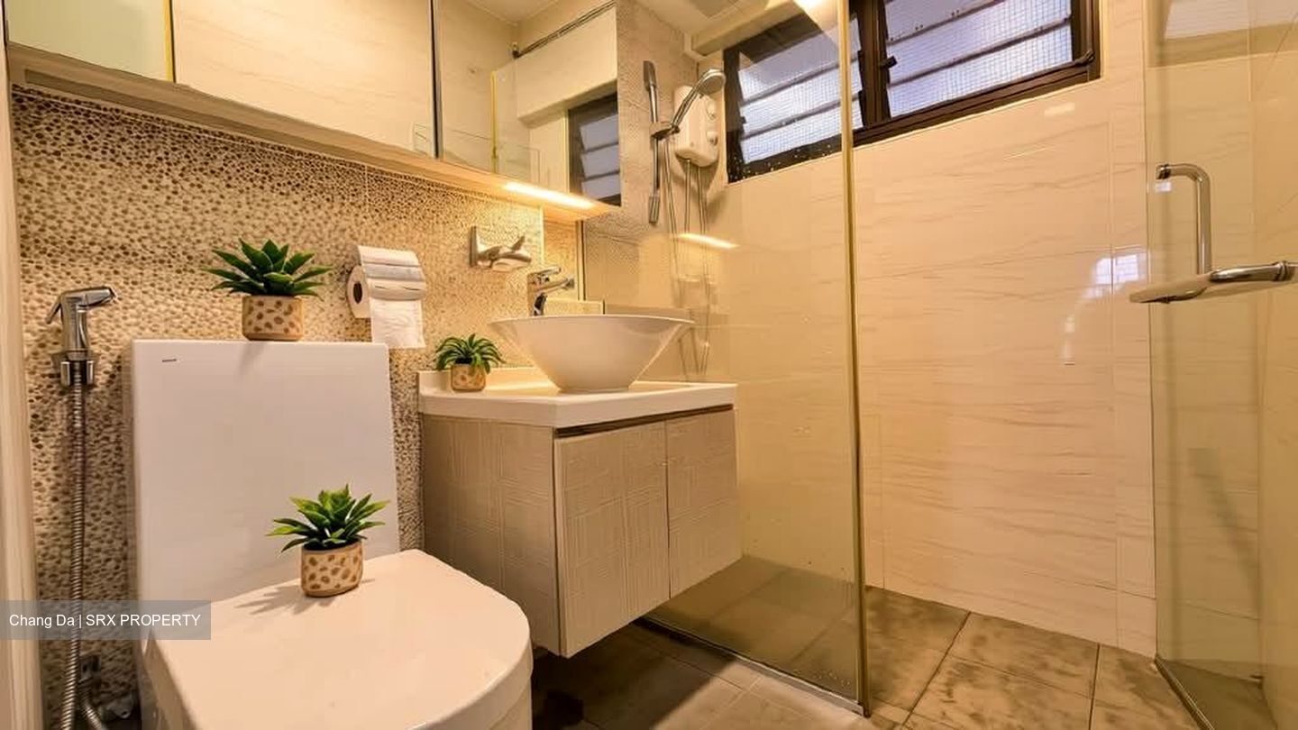 Blk 10 Bukit Batok Central (Bukit Batok), HDB 5 Rooms #588577521